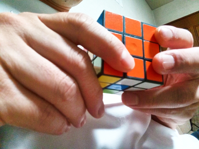 ルービックキューブの６面を完成させる方法